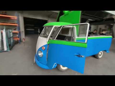 全家便利商店風格的古董車改裝成鷗翼餐車